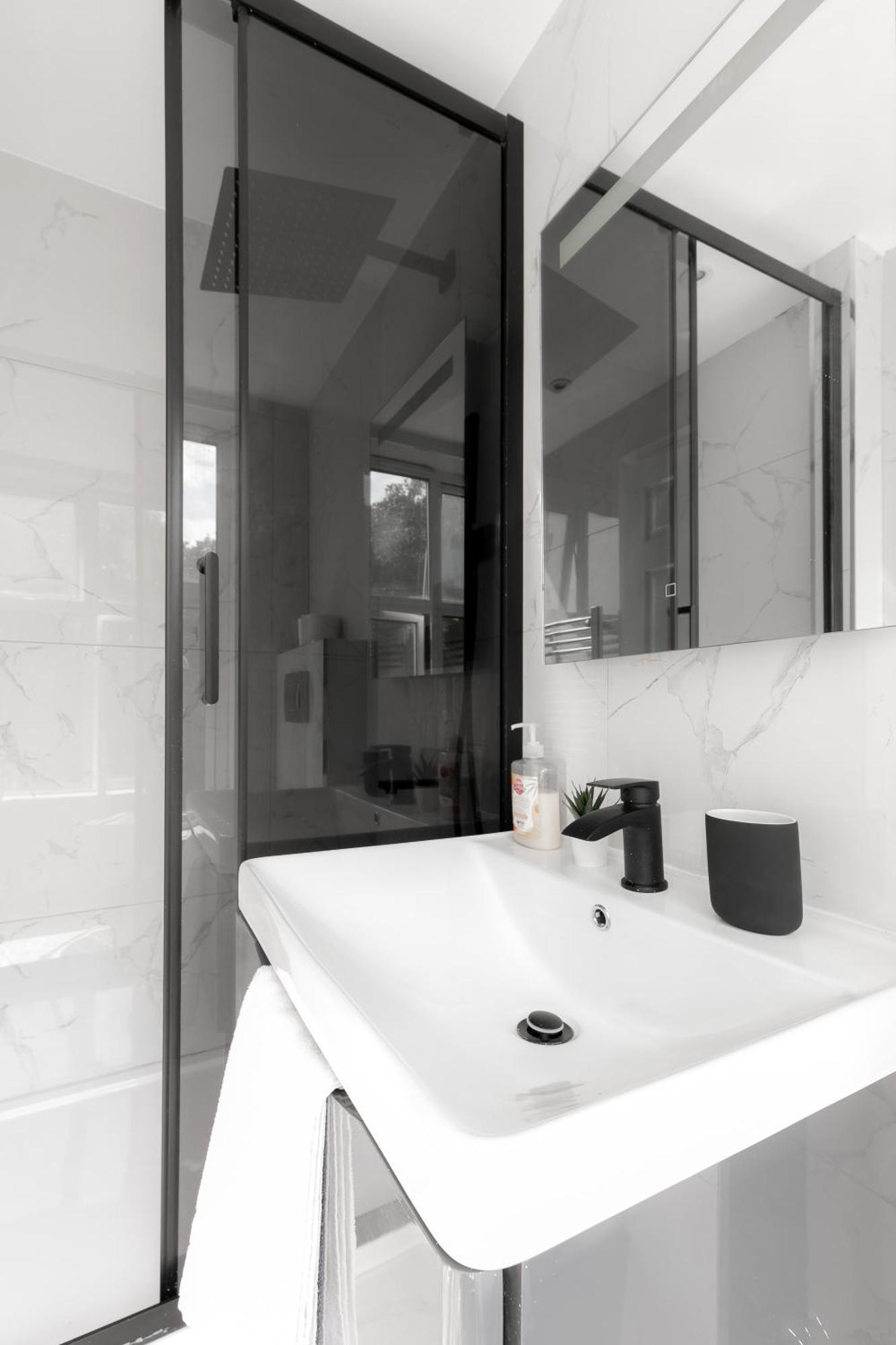 Two Bedroom Apartment Near Hyde Park And Oxford Street London Exterior photo